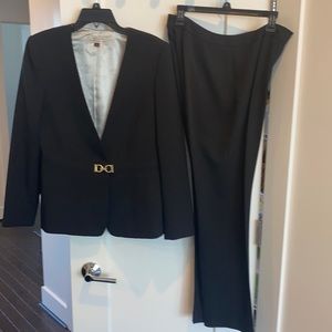Tahari pantsuit size 10 black